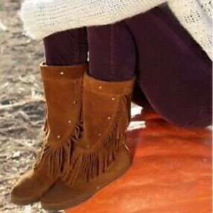 Minnetonka Brown Suede Fringe Stud Boots - Size 8